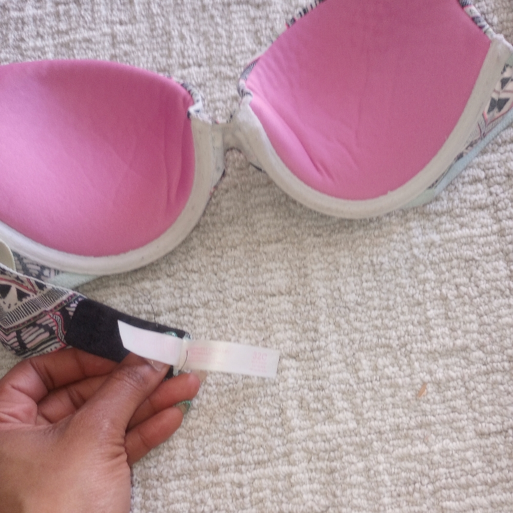Victoria's secret Pink Aztec printed bra - Picture 8 of 9
